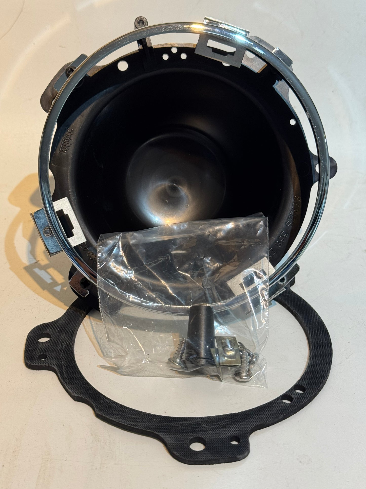 5 3/4" Hedlight Bowl Assembly - Plastic