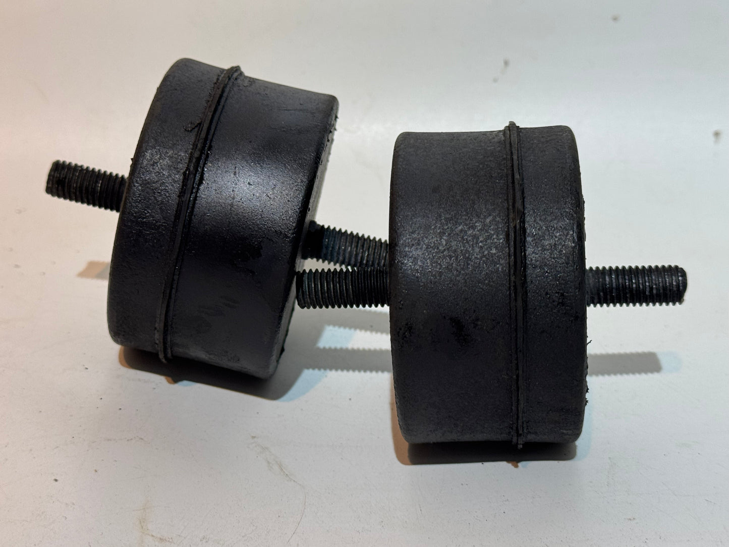 Essex Engine Mounting Pair