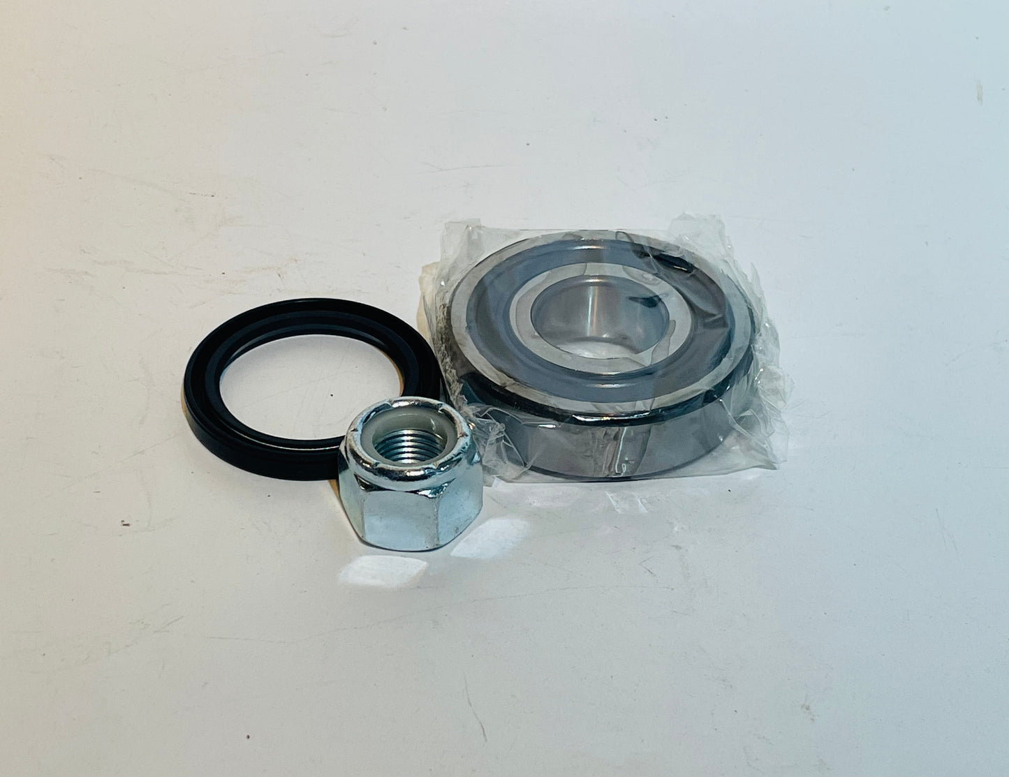 Rear Wheel Bearing Kit, Late
