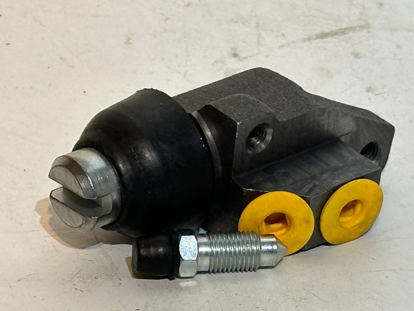 Front Wheel Cylinder - Right Hand