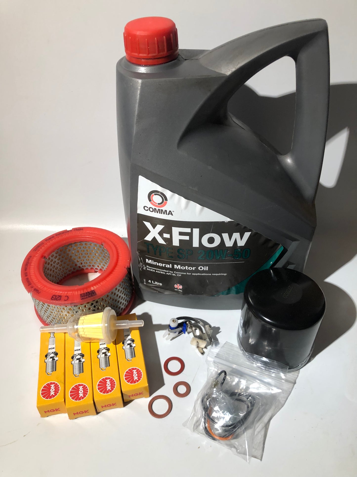 Service Kit inc Engine Oil