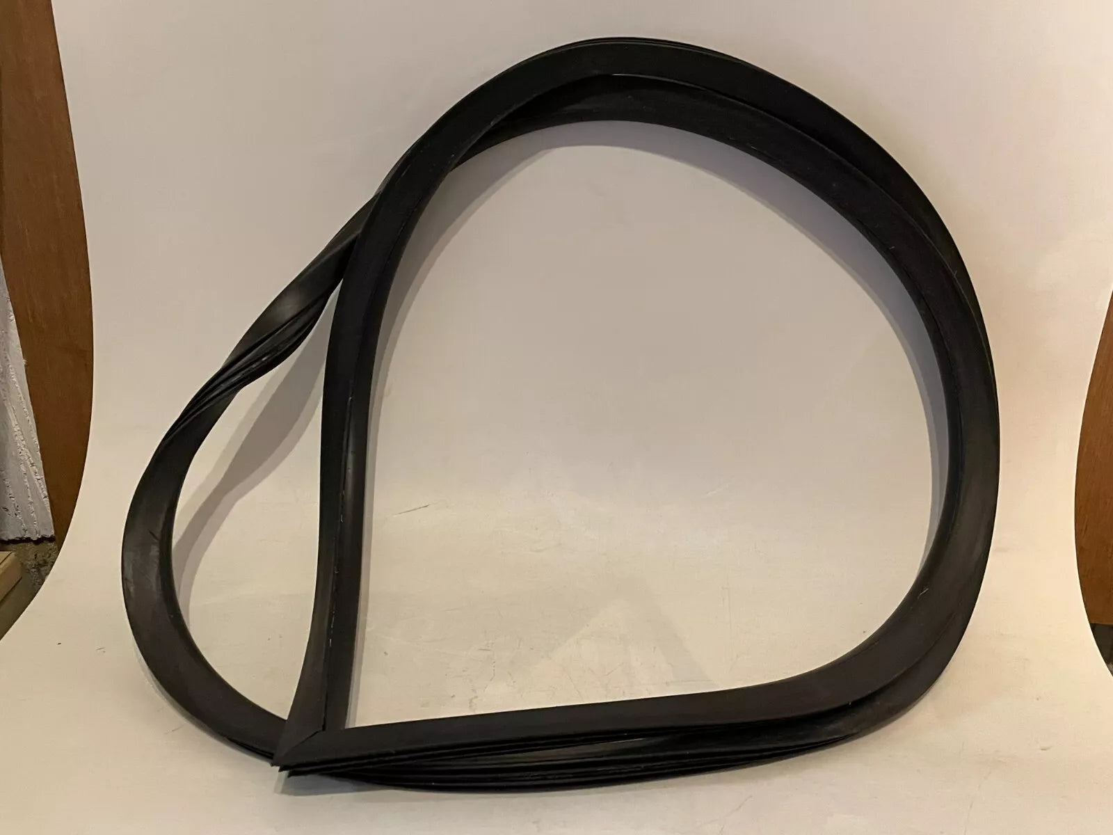 Robin - Rialto Estate Side Window Seal – CHG Classics Ltd