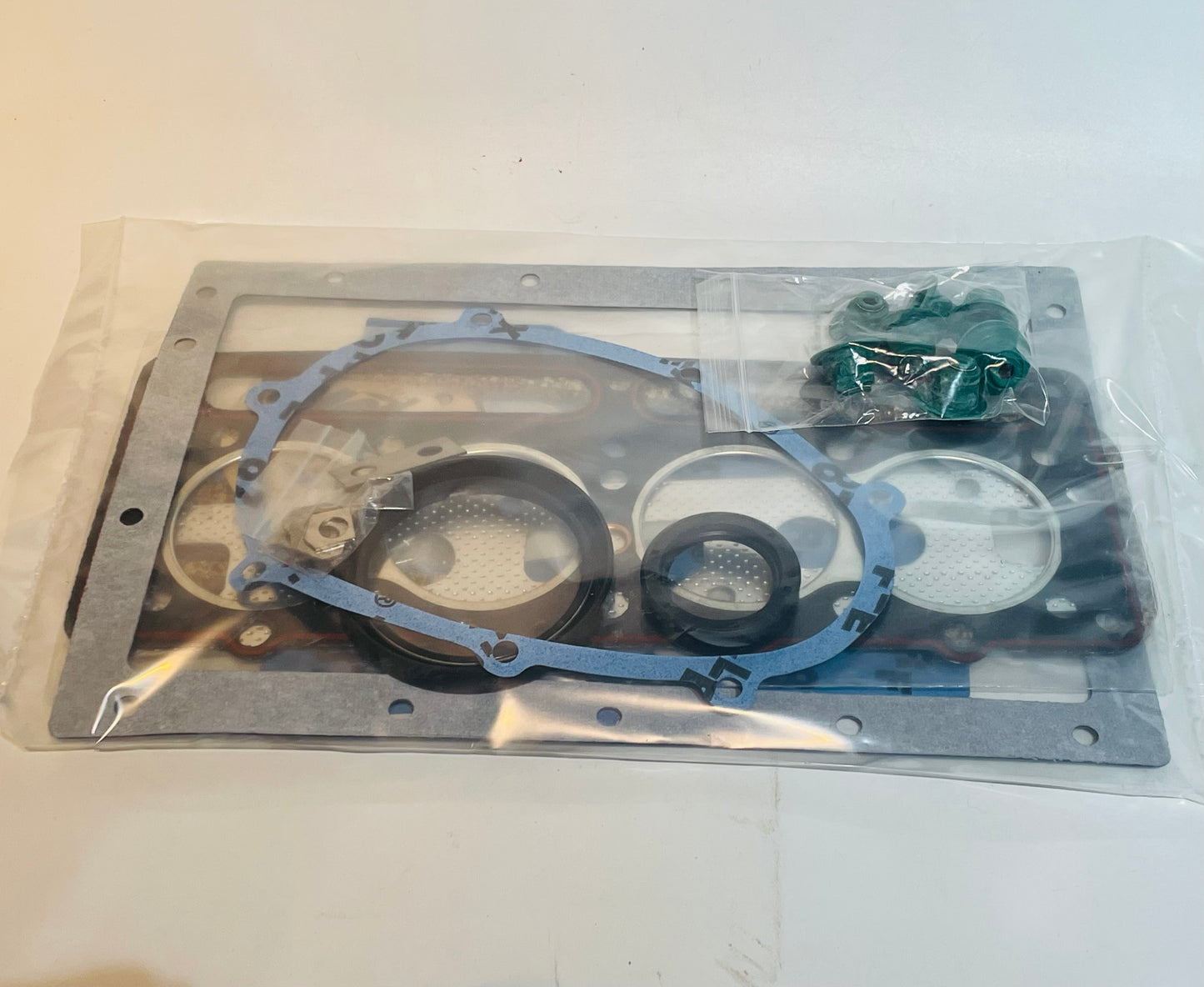 Full Engine Gasket and Seal Kit, Unleaded
