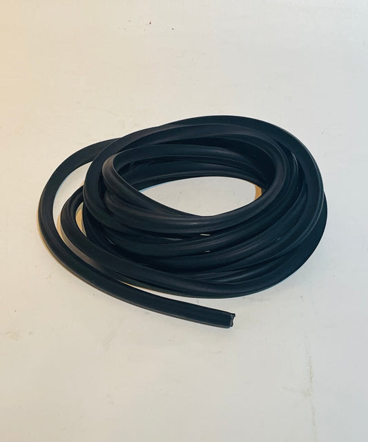 Black Rubber Windscreen Filler, Locking Strip