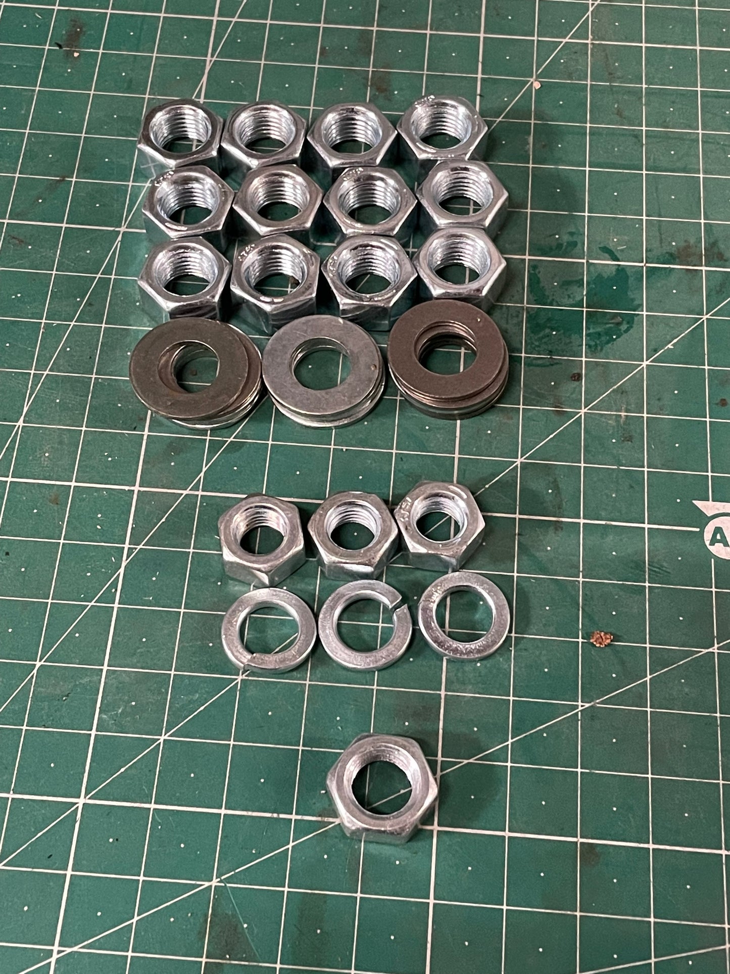 Cylinder Head Nut and Washer Kit