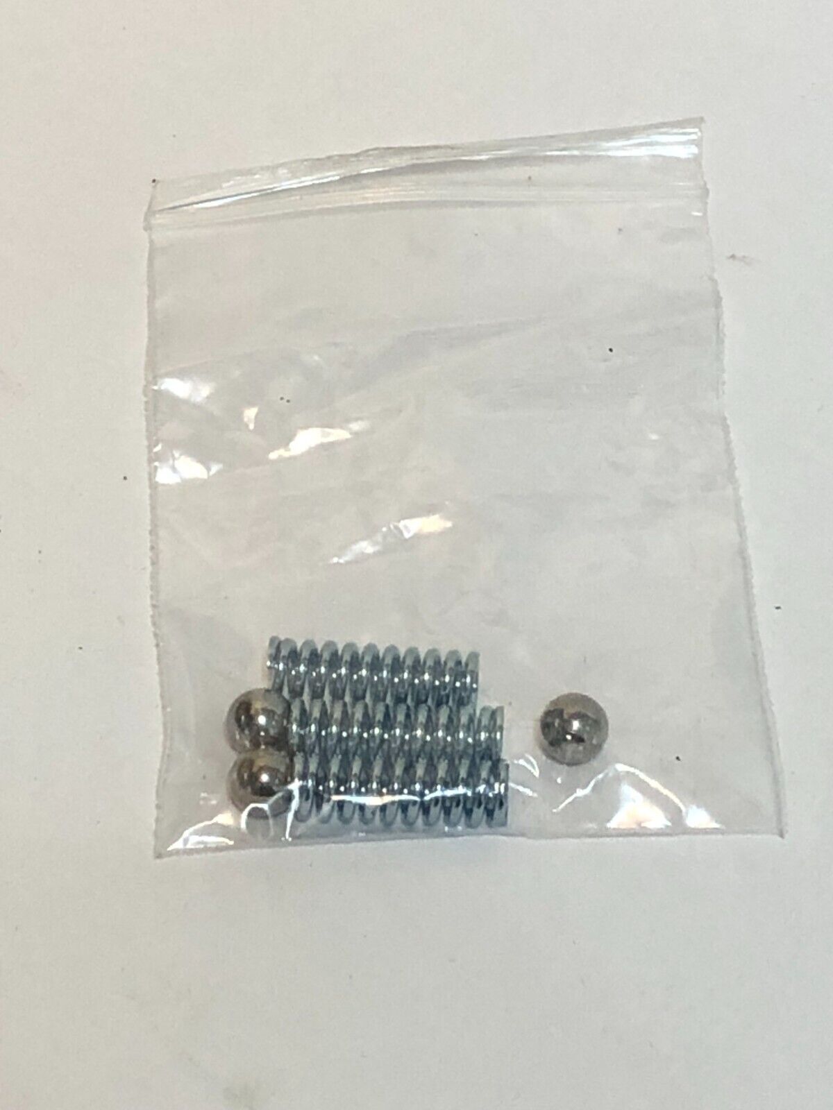Gearbox Selector Balls and Springs Kit – CHG Classics Ltd
